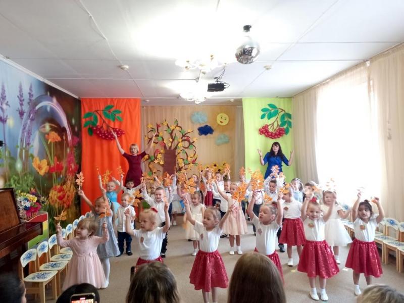 ПРАЗДНИЧНОЕ МУЗЫКАЛЬНОЕ ЗАНЯТИЕ "ВОЛШЕБНЫЕ ЗОНТИКИ" СРЕДНЯЯ ГРУППА №4,5